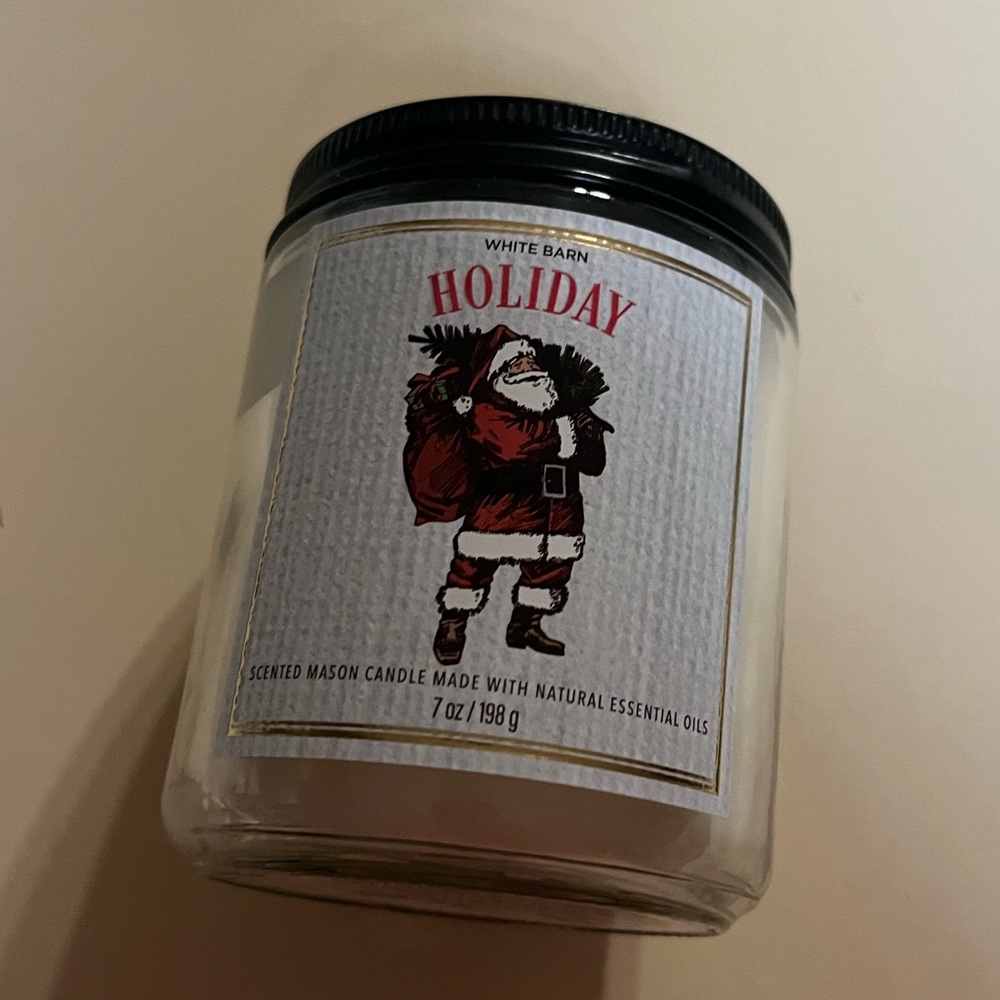 Bath & Body Works Single Wick Candle. Holiday - Picture 1 of 3
